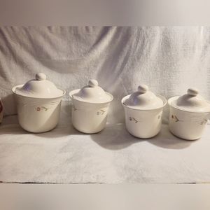 Pfaltzgraff garland set of 4 canisters with lids